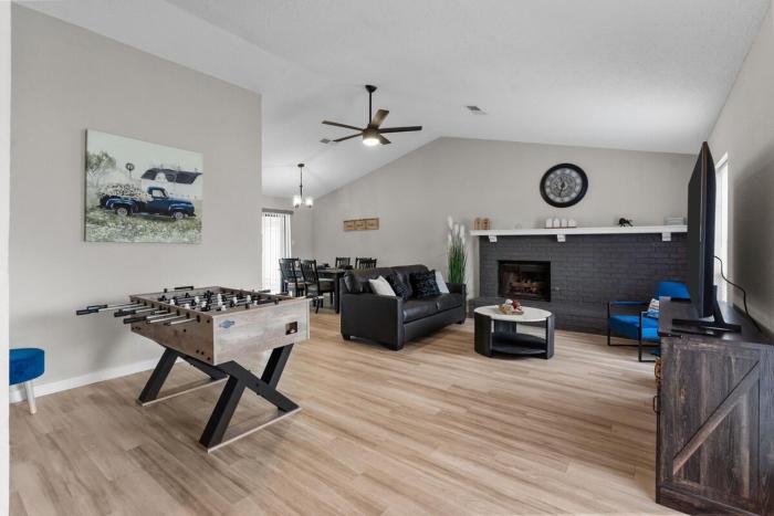 DFW Retreat - Pool, Spa & Minutes to Dallas & Fort Worth