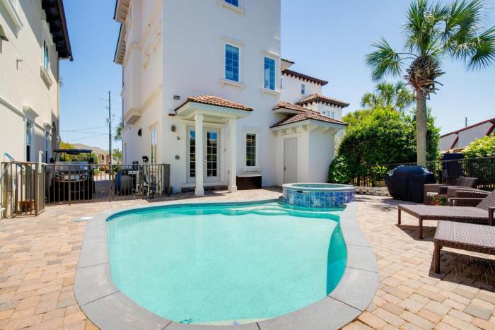 2186 S County Hwy 83 by Royal Destinations The Blue Pearl