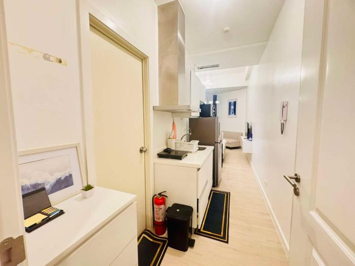 Dimples nest at Azure North san fernando