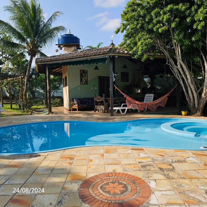 Chalé com piscina em Vilas do Atlântico