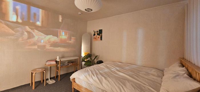 Warm house Foreigner only