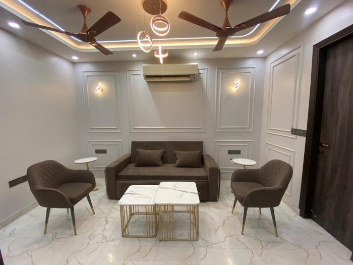 Luxury Flat with Balcony in New Delhi