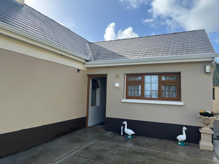 Estuary view Farmhouse