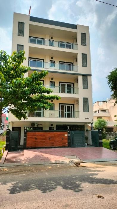 Green Vista Stays Medanta Medicity