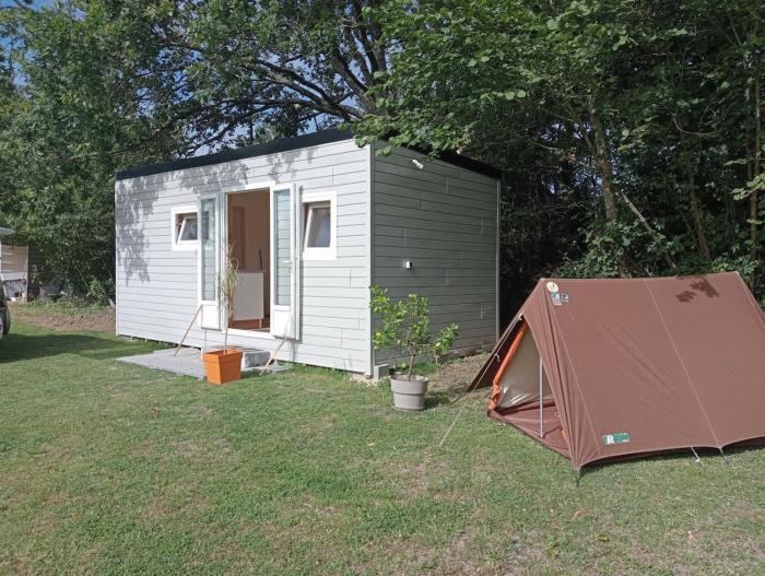 Tiny house sous le chene