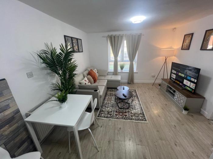 Cozy House Sleeps 2 with Free Parking
