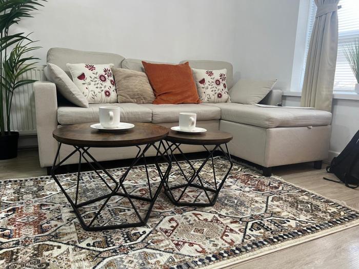 Cozy House Sleeps 2 with Free Parking