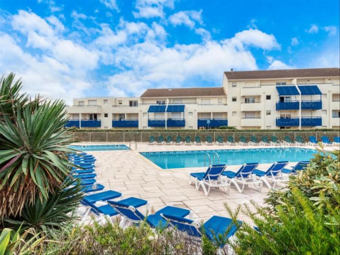 Charmant appartement en front de mer avec piscine