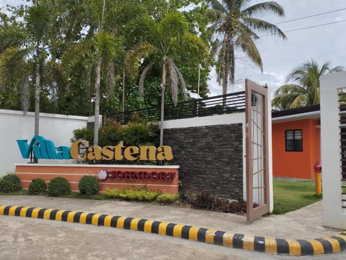 Whole Furnished House with Parking and Sea View