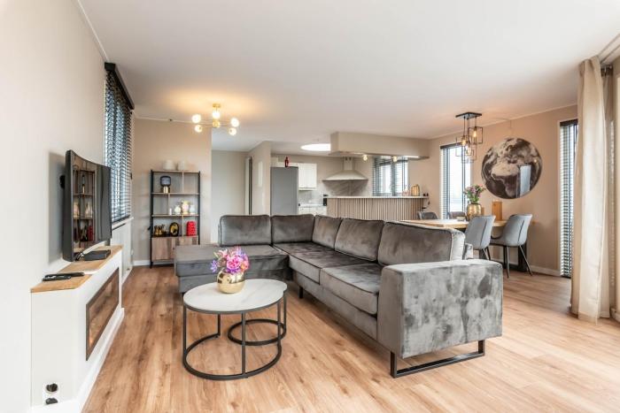 Spacious 120m2 Water Villa With Sauna Near Amsterdam