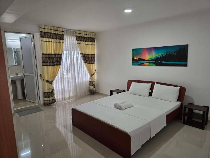 Kandy Panoramic MPM Deluxe balcony suit-Aircon4B2