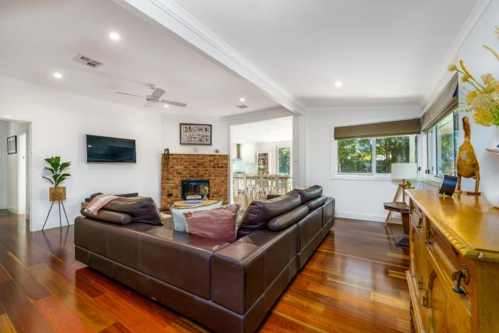 Garden Precinct 3BR, Walking distance to Airport - Hosted by Canstay