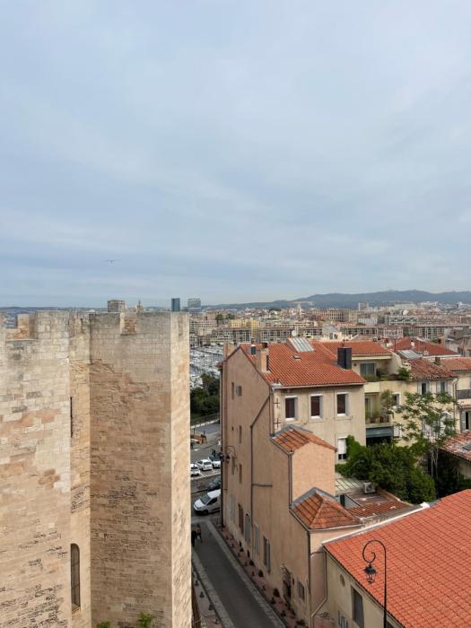Superbe appartement vue mer vieux port saint Victor