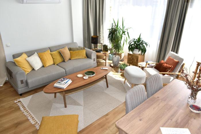 Ezras Apartments in the Heart of the City, near Old Town