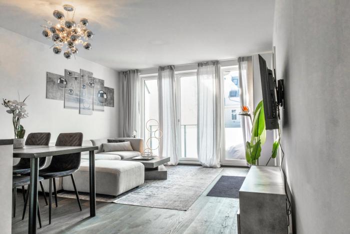 Long Term Stay I 7 Minutes toCity I At Metro