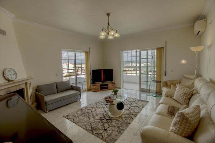 Quarteira Apartment with views
