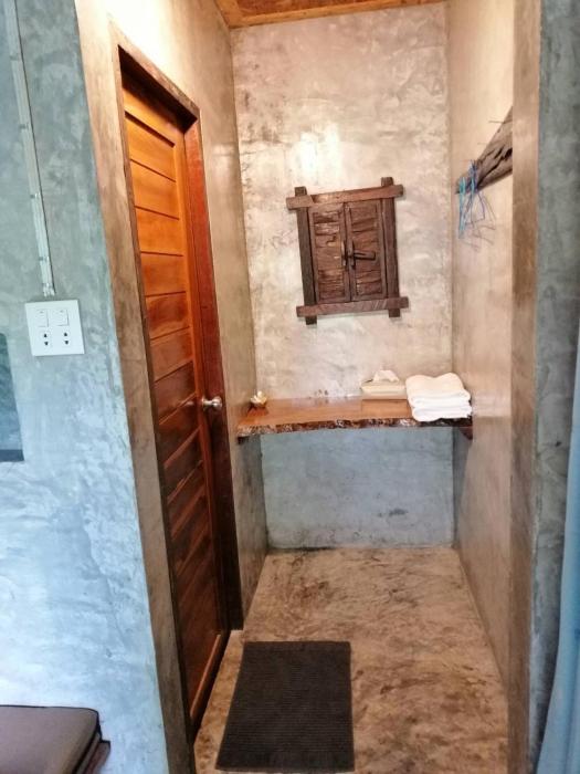 คอร์เดียร์ บ้านไร่ริมธารโฮมสเตย์ แก่งกระจาน