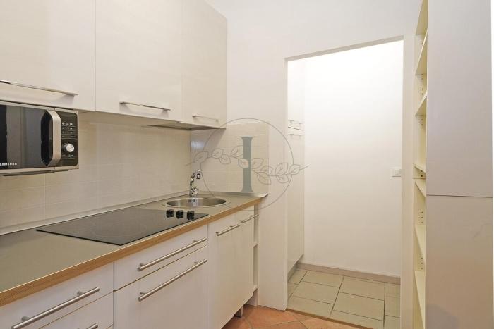 D1MORA Roccoli2 - apartment in villa with pool