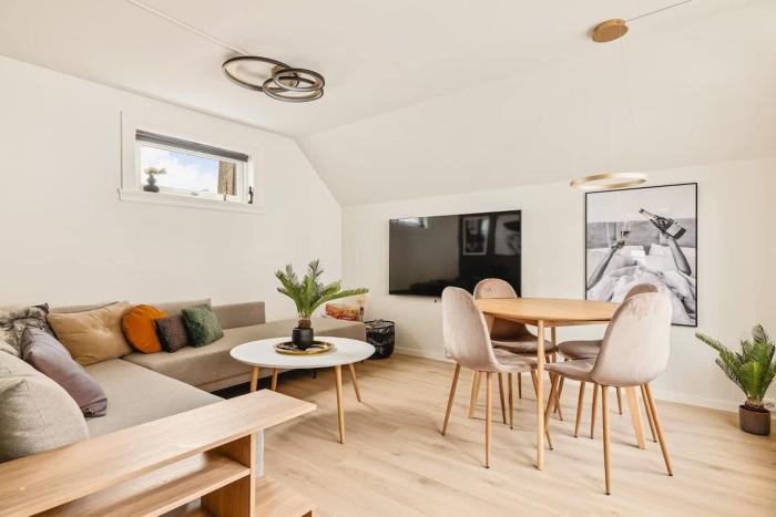 DINBNB Apartment l Skansen funhouse - 400m to Bryggen Gym & Parking