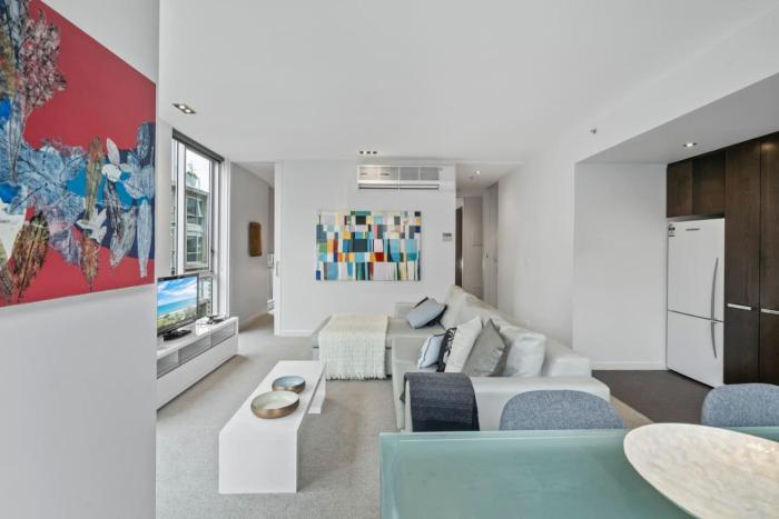 Central apt with Parking and Pool