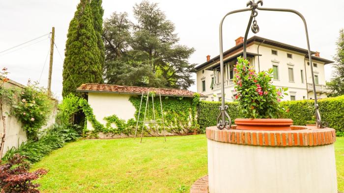 TUSCAN HOUSE WITH GARDEN - with Wi-Fi, Free Parking