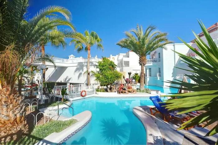 ADEJE -PLAYA FANABE- LAGOS De FANABE -APPARTMENT AT THE BEACH-CLOSE TO RESTAURANTS -AIRCO - HEATED POOLS