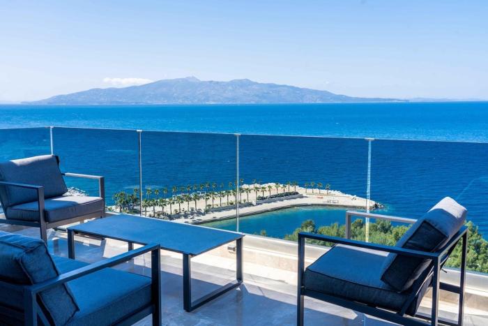 Beachfront luxury Penthouse