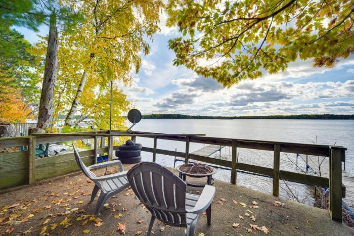 Hayward Cabin w Boat Slip + Fish House!