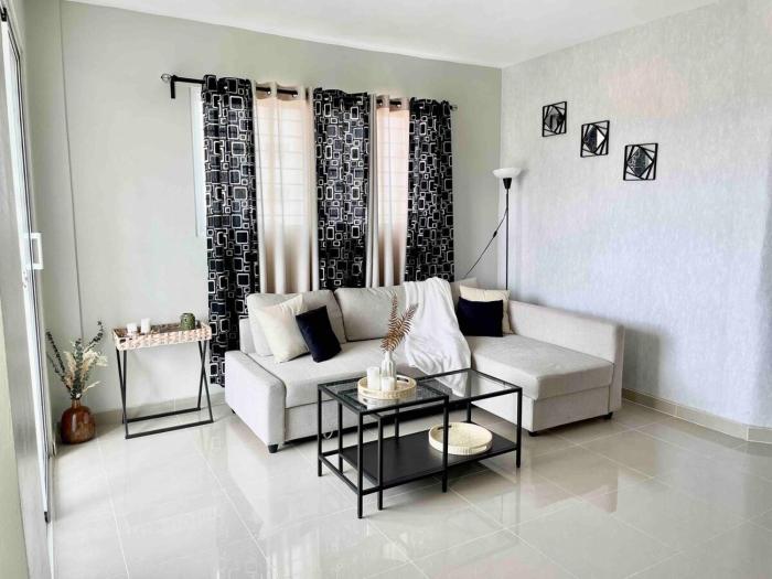 3 bedroom apartment with private jacuzzi and terrace