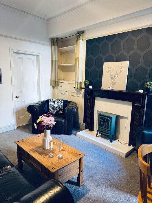 Harrington House - 6 Bedrooms - Sleeps 15