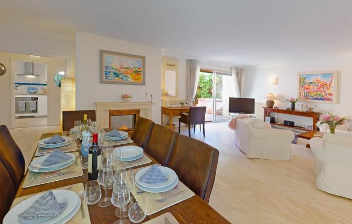 Villa Picaud - 50m from beachfront, patio, aircon