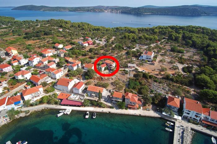 Apartments with parking space Bozava, Dugi otok - 23903
