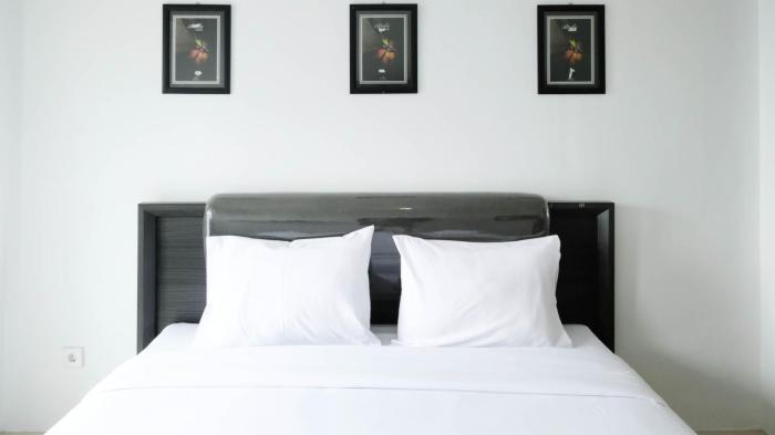 Comfy and Modern Studio (No Kitchen) at Orchard Supermall Mansion Apartment By Travelio
