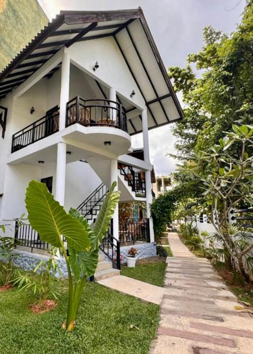 Mahaon surf hotel