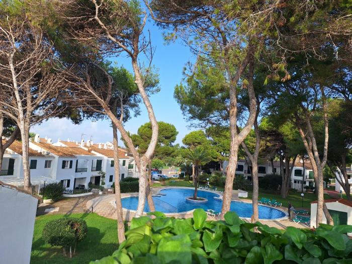 Apartamento al lado de la playa en Xoriguer-Ciutadella con piscina