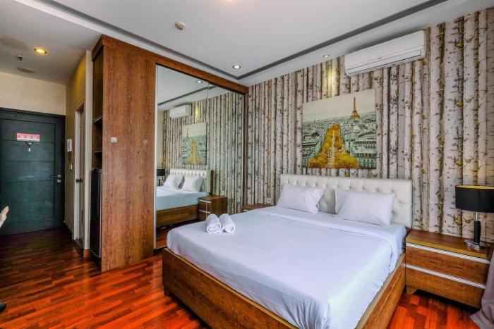 Comfort and Modern Look Studio Apartment at Ambassade Kuningan By Travelio