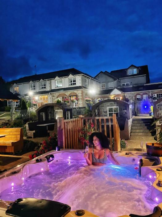 Dulrush Lodge Guest House, Restaurant and Self-Catering