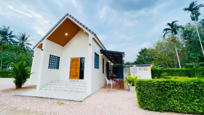 AT pool villa Khanom