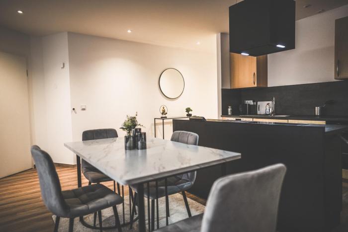 Moderne Ferienwohnung mit Kochinsel in Sinsheim Zentral ruhig und Netflix - Erstbezug WeHome Komfort