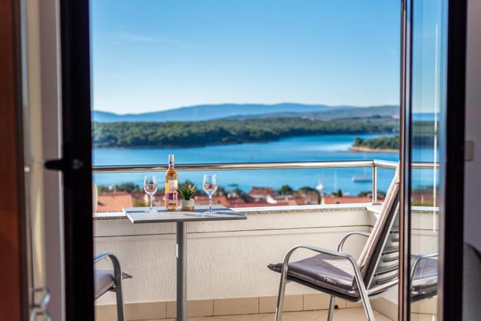 Biserka 2 with stunning sea view