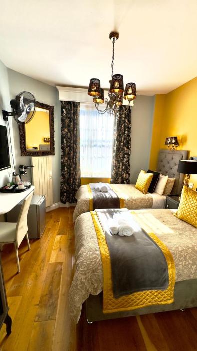 Piccolino Hyde Park Hotel