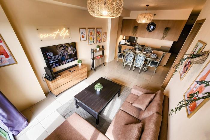 Spacious 2br 110sqm, near MOA, PS4, Printer