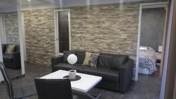 Elegant F2 withcomforts in center of Cannes