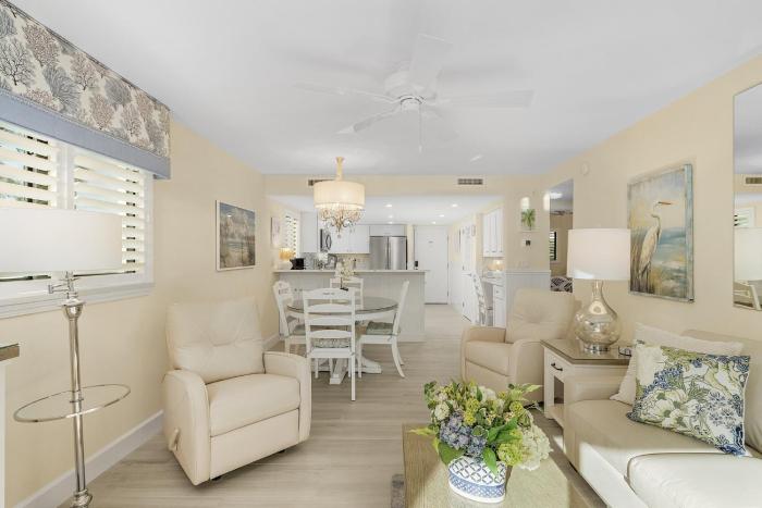 Ground Floor Sanibel Condo Steps To The Pool And Beach 4A1
