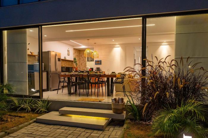 Luxo e Tranquilidade na Ponta do Mutá - 2 Suítes em Cond Pé na Areia!