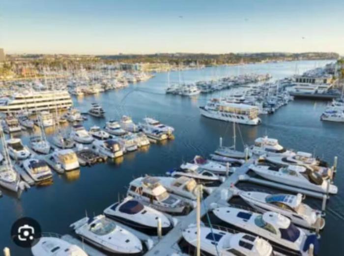 Stunning 2BR Penthouse Patio & View Venice MDR