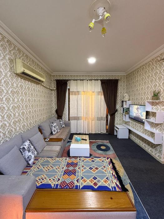 Elegant apartment with garden