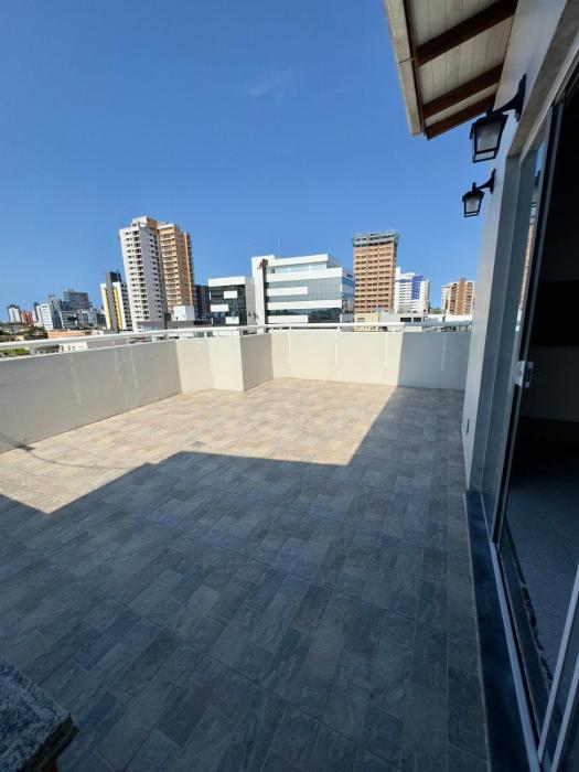 Cobertura duplex 3 quartos, centro, terraço e churrasqueira, ideal para família, acesso por escadas