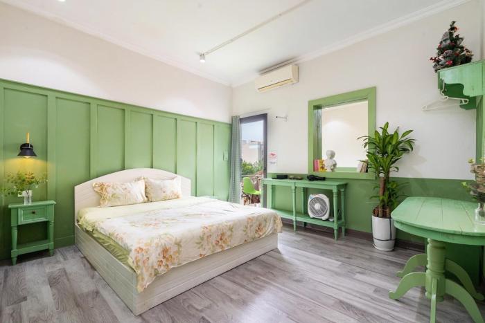 RARE artistic European style 3BR 200m2 5 minute to Hoan Kiem