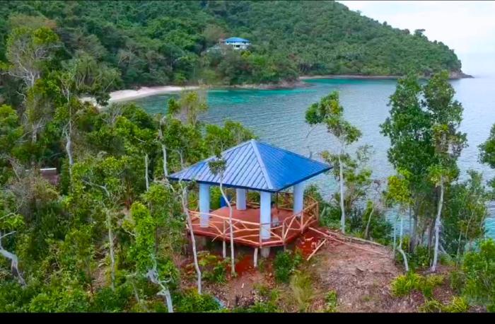 ISLA tress Bonita Wellness Escape Island
